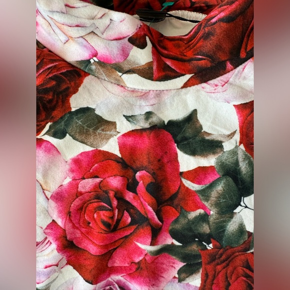 Bodycon Roses Floral Dress 🌹 Italian Style pair with Baroque earrings - Picture 4 of 5